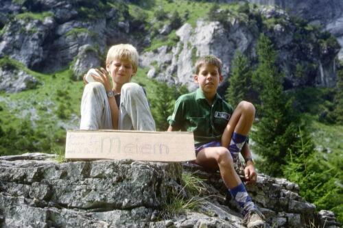 1033 Index [1024x768]