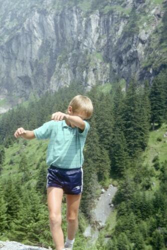 1049 Index [1024x768]